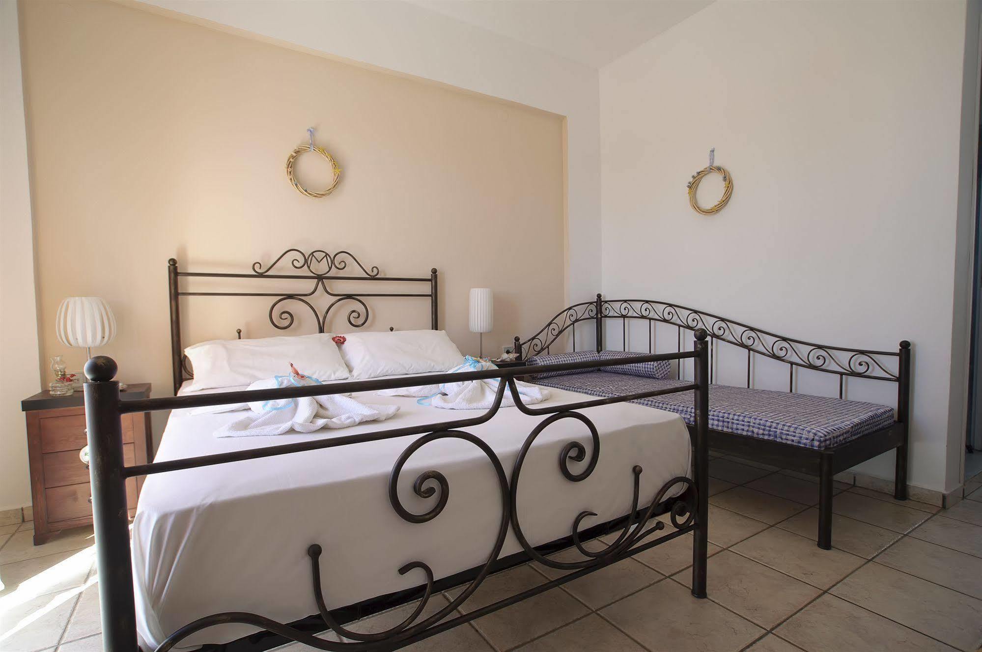 Manos Apartments Mégas Yialós-Nítes Esterno foto