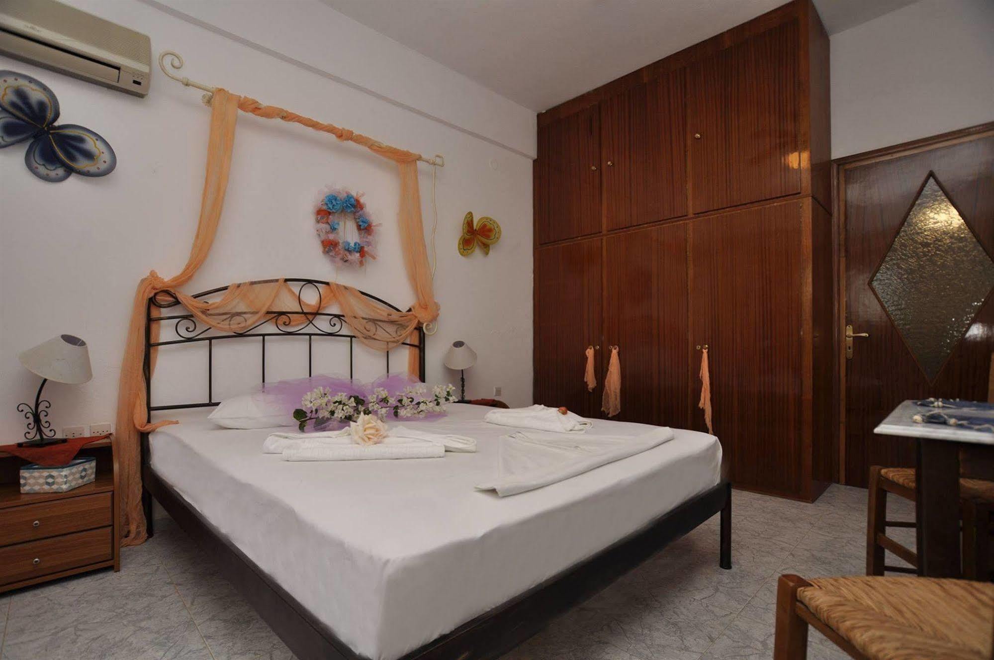 Manos Apartments Mégas Yialós-Nítes Esterno foto